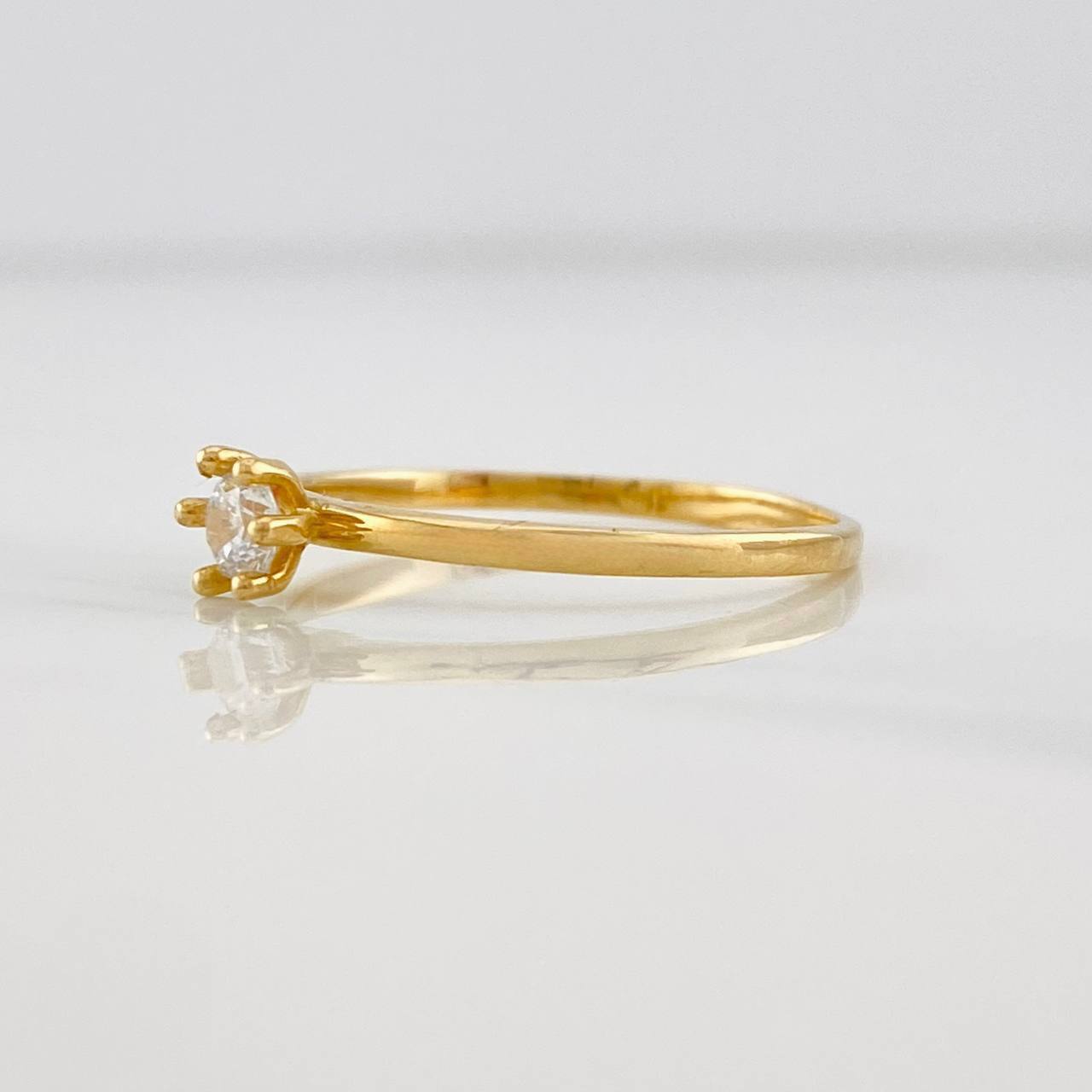 Anillo Solitario 1.5g / T7 3/4 Oro Amarillo 18K