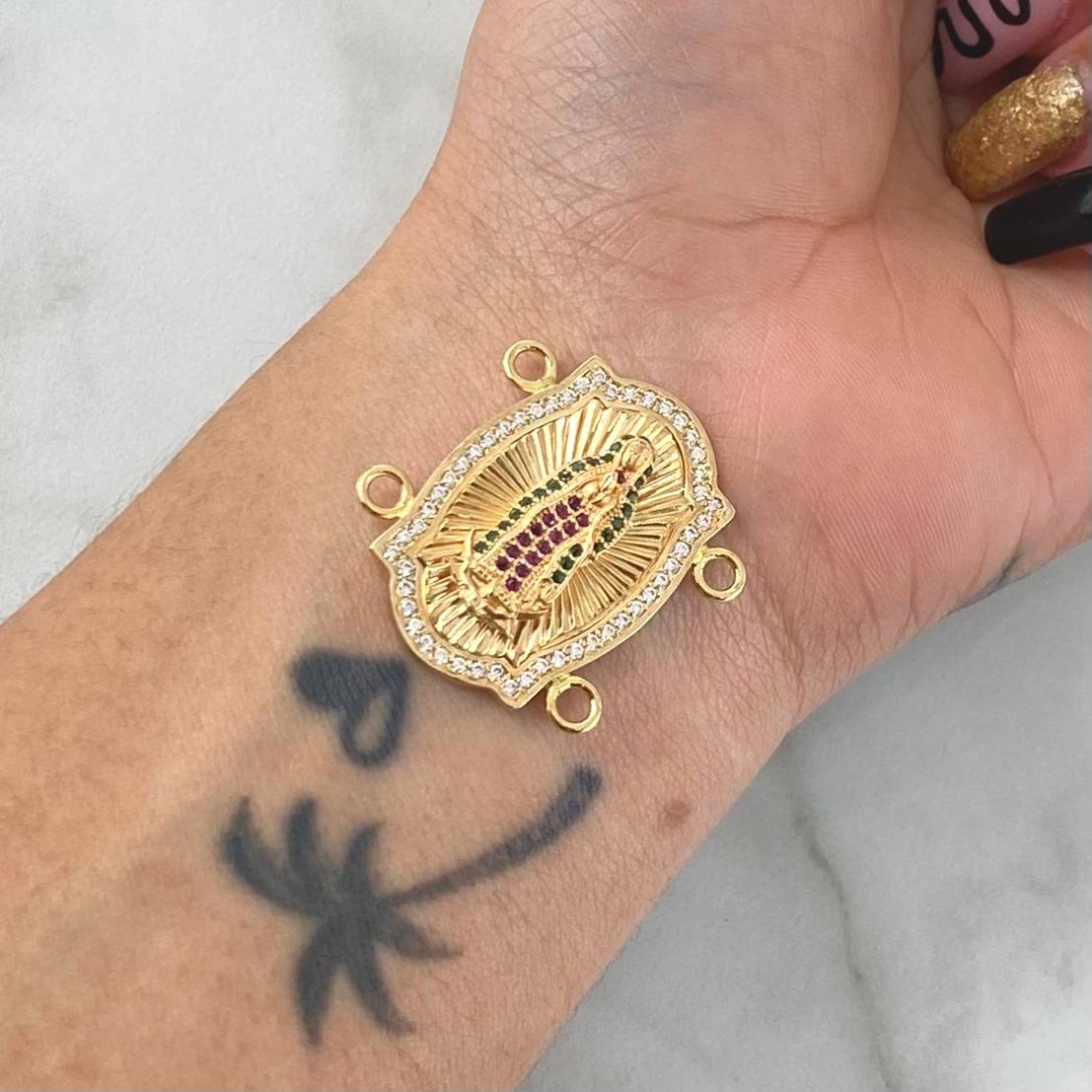 Herraje Virgen de Guadalupe Doble 7.85gr / 3cm / Circones Blancos Verdes Fucsias Oro Amarillo 18K *