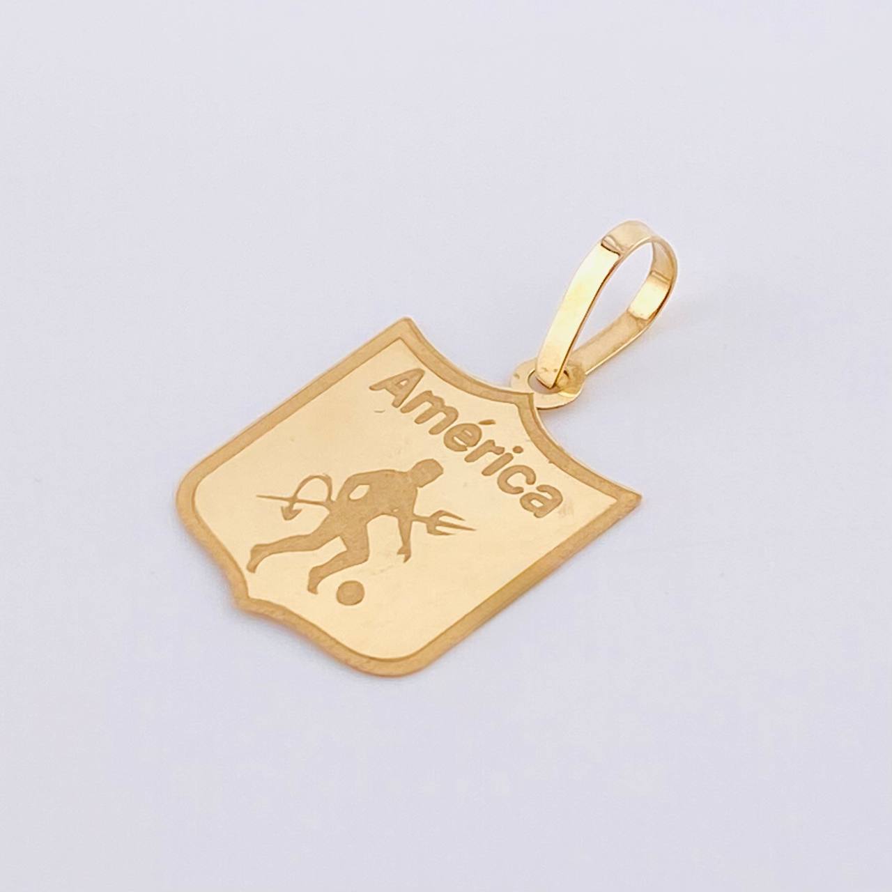 Dije Deportivo America 1.15gr / 2.9cm / Oro Amarillo 18K