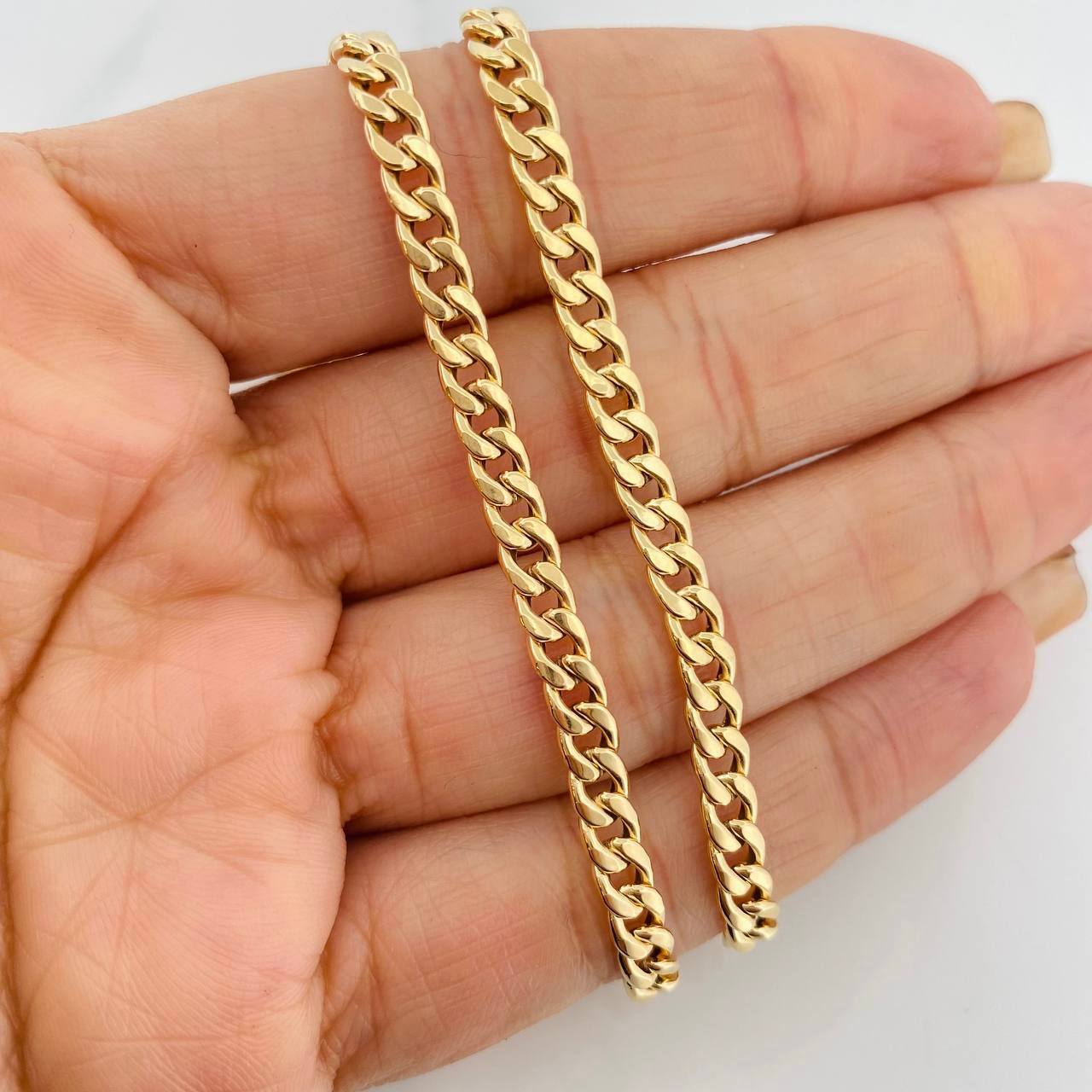 Cadena Cubana 4.7g / 60cm / 4.25mm Oro Amarillo 18K