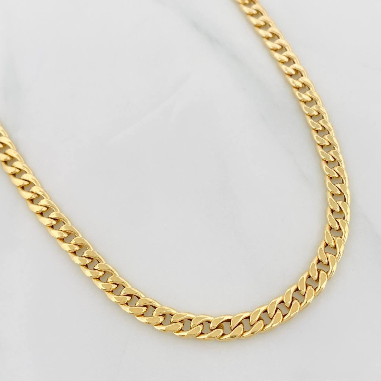 Cadena Cubana 5.7g / 70cm / 4.3mm Oro Amarillo 18K