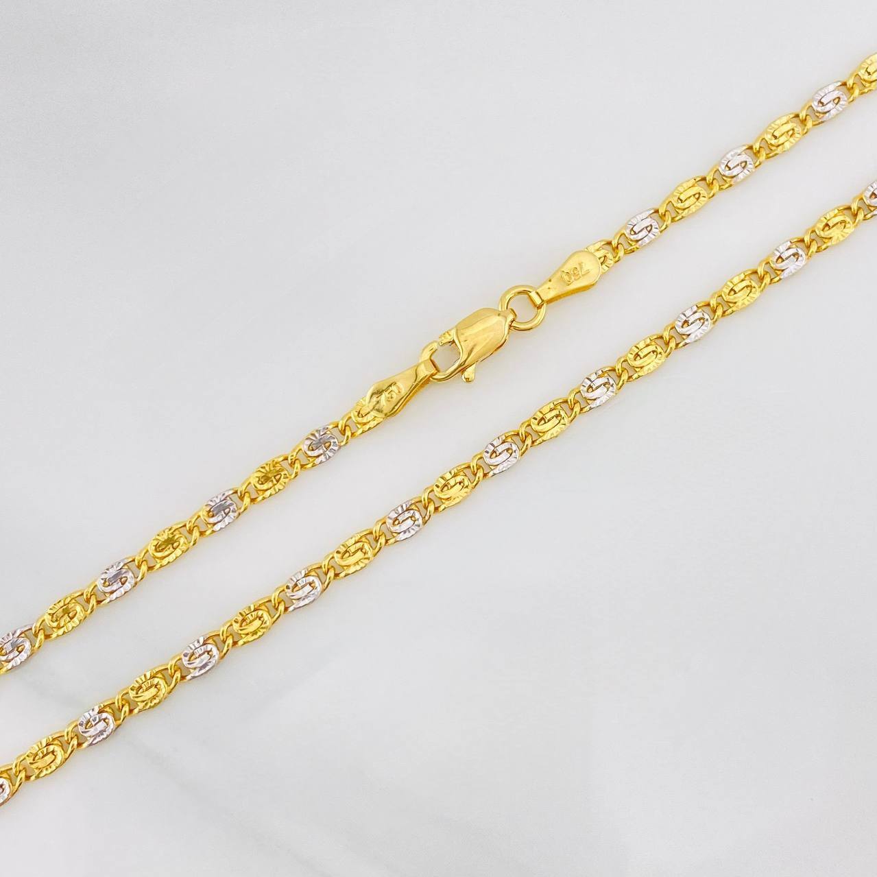Cadena Escalera Plana 4.2g / 60cm / 2.43mm Dos Oros Amarillo Blanco 18K