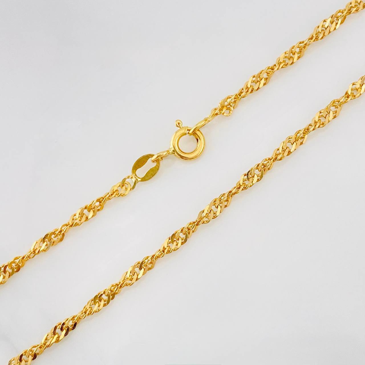 Cadena Singapur 5.55g / 60cm / 2.24mm Oro Amarillo 18K