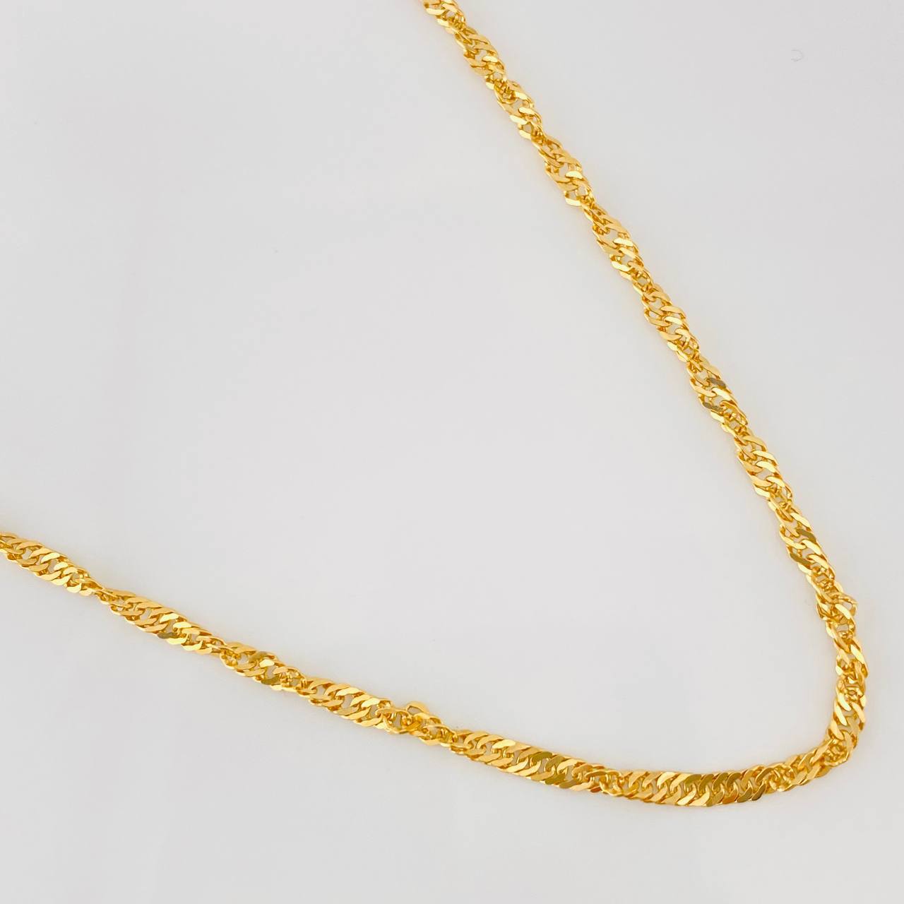 Cadena Singapur 5.55g / 60cm / 2.24mm Oro Amarillo 18K