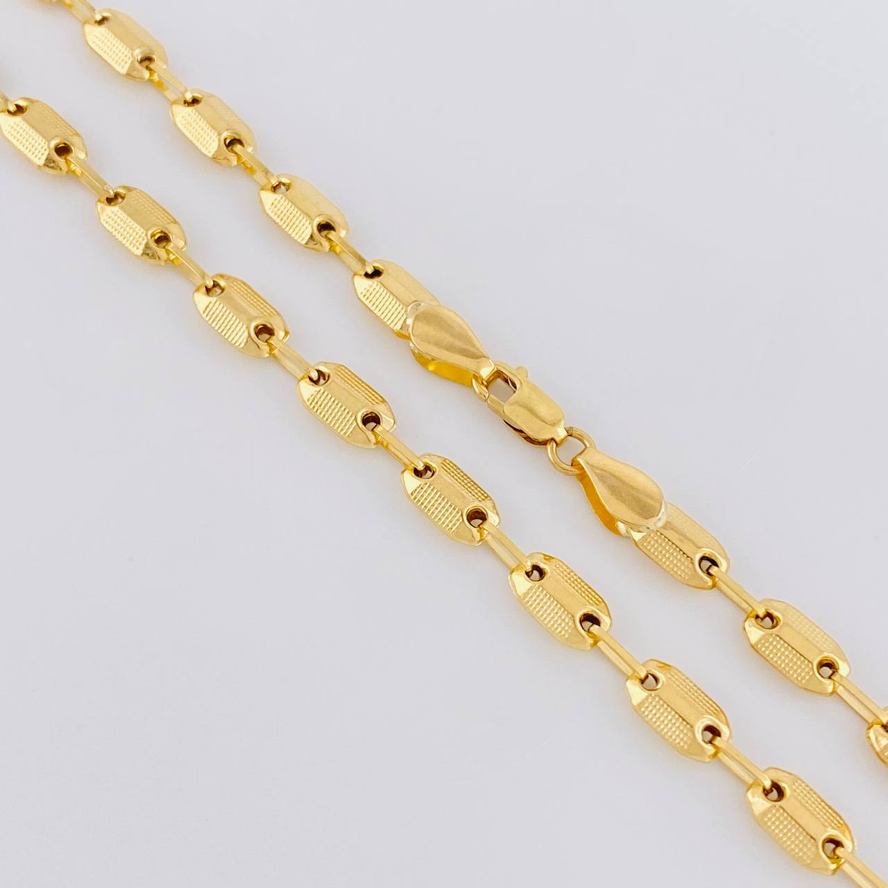 Cadena Rustica Punteada 8.95g / 50cm / 4.1mm Oro Amarillo 18K