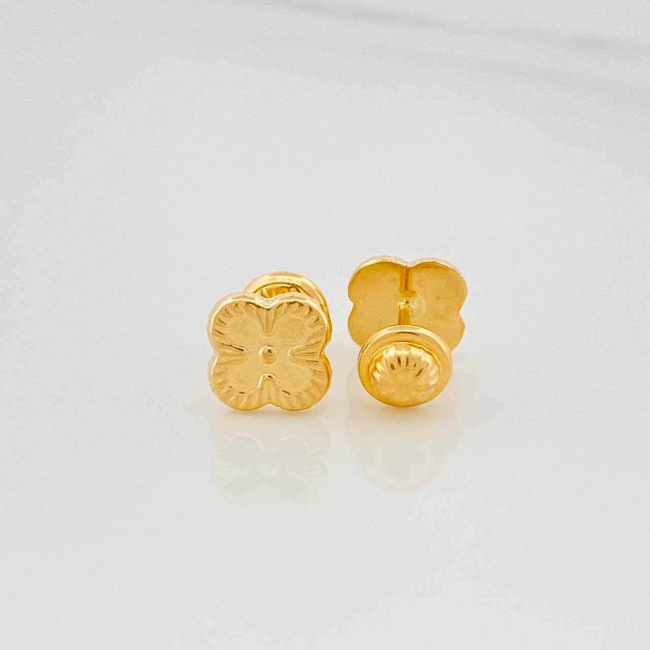 Topos Trebol 0.8 g / 5 mm Oro Amarillo 18K