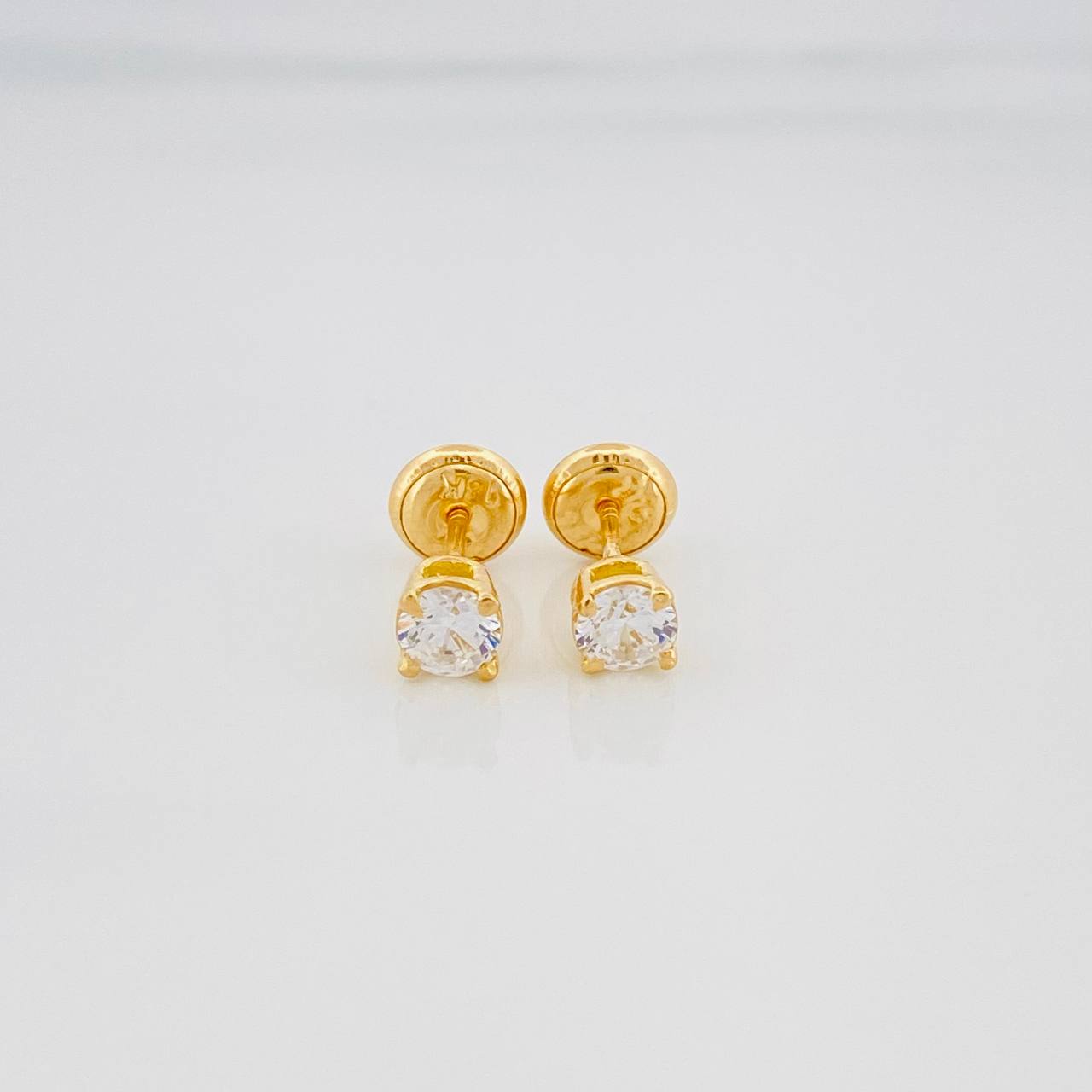 Topos Cuatro Garra 1 g / 3 mm Oro Amarillo 18K