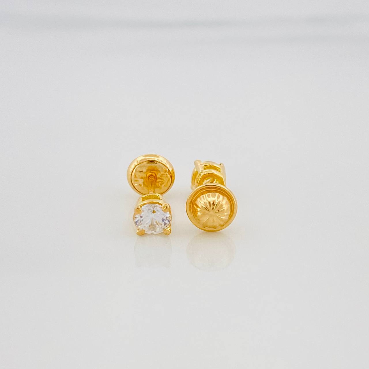 Topos Cuatro Garra 1 g / 3 mm Oro Amarillo 18K