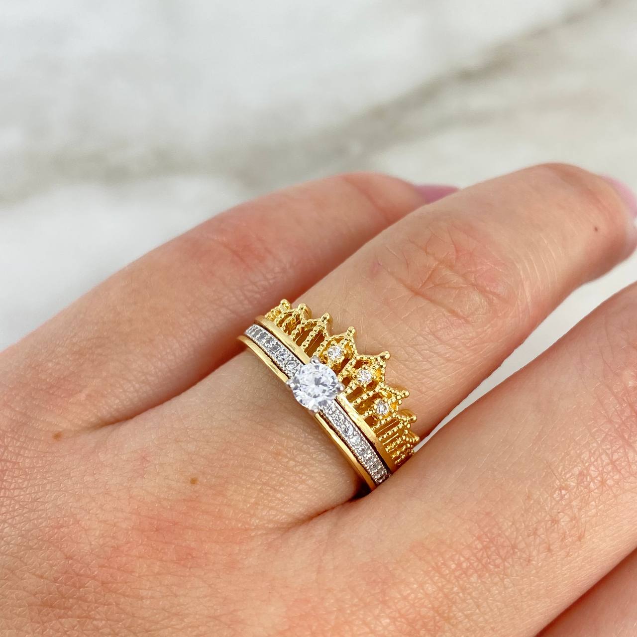 Anillo Corona Real Doble Solitario 4.35gr / T5 3/4 / Circones Blancos Dos Oros Amarillo Blanco
