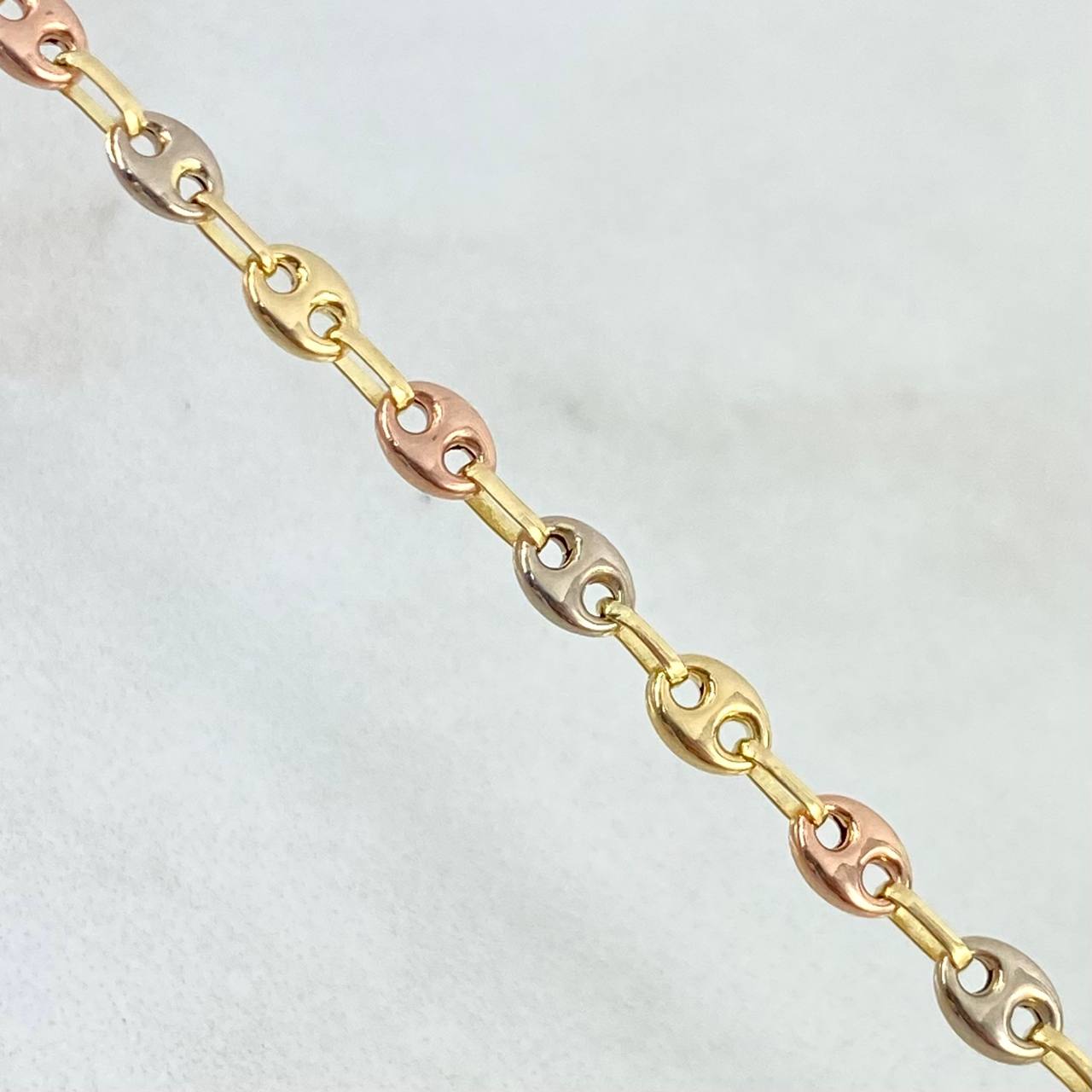 Cadena GC 5.7gr / 50cm / 3.3mm Lisa Tres Oros 18K ©