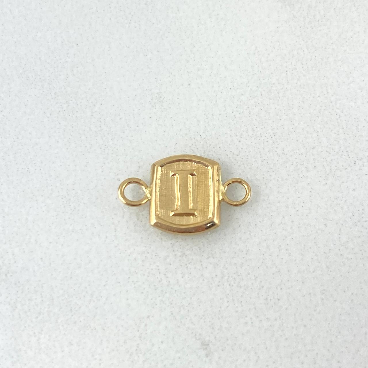 Herraje Letra I 0.3gr / 1.3cm / Marco Cuadrado Oro Amarillo