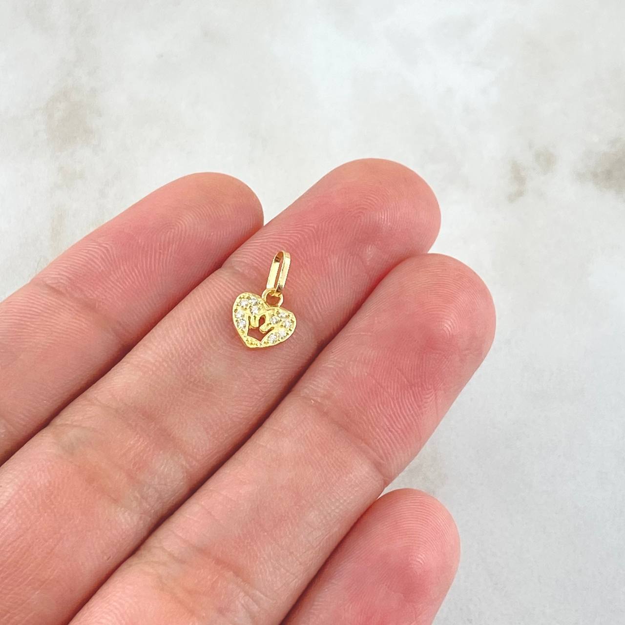 Dije Corazón Corona 0.35gr / 1.1cm / Circones Blancos Oro Amarillo 18K ©