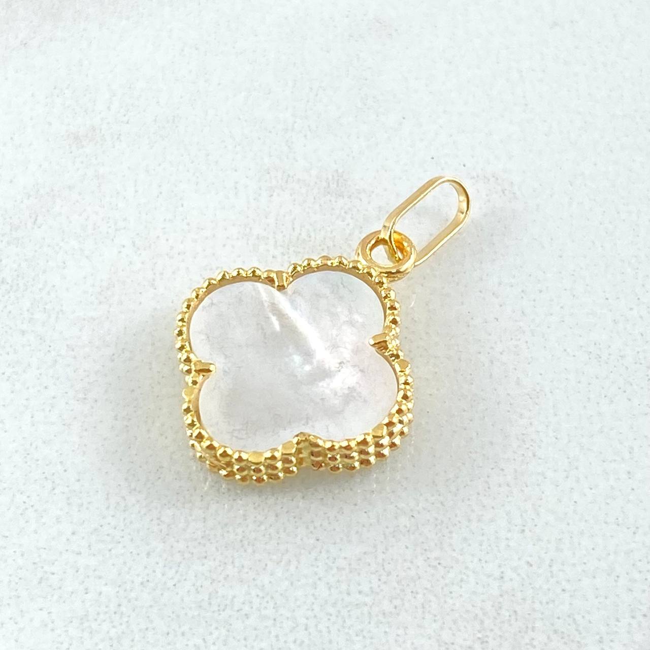 Dije Trébol Blanco 1.6gr / 2.2cm / Oro Amarillo Nac.Esp. 18K