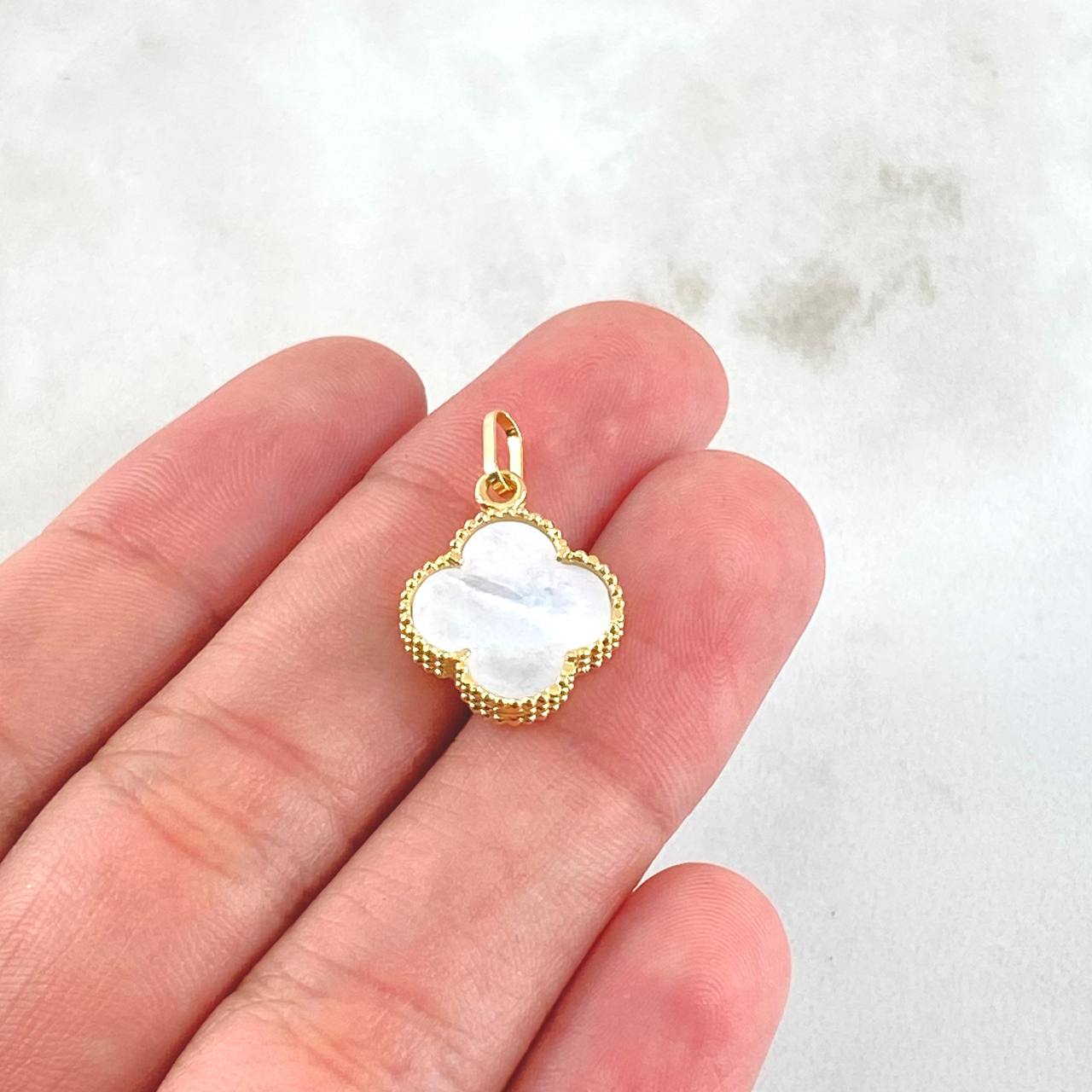 Dije Trébol Blanco 1.6gr / 2.2cm / Oro Amarillo Nac.Esp. 18K