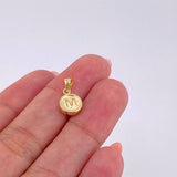 Dije Mate Letra M Bordeado 0.4g / 1.5cm Oro Amarillo 18K