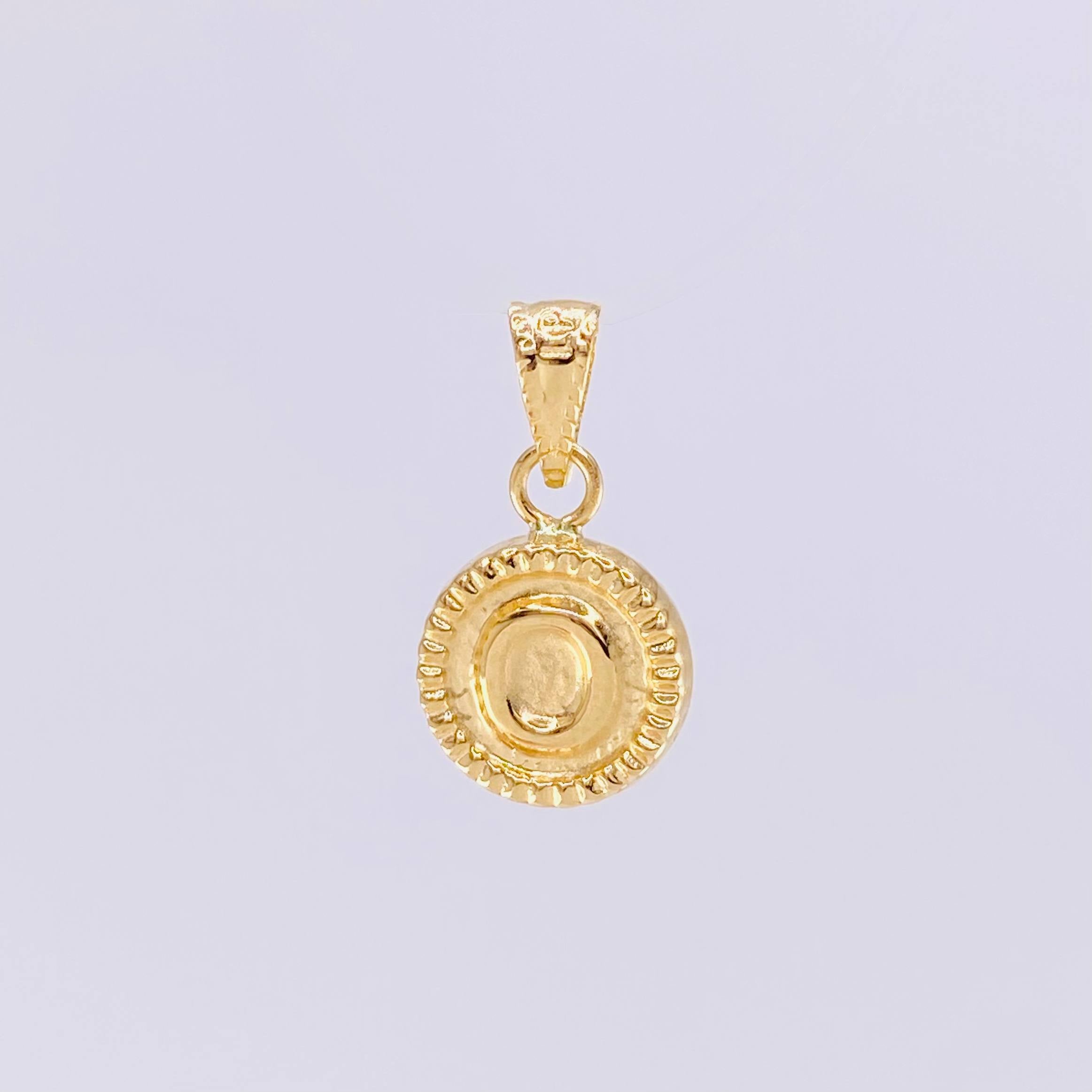 Dije Mate Letra o Bordeado 0.4g / 1.5cm Oro Amarillo 18K