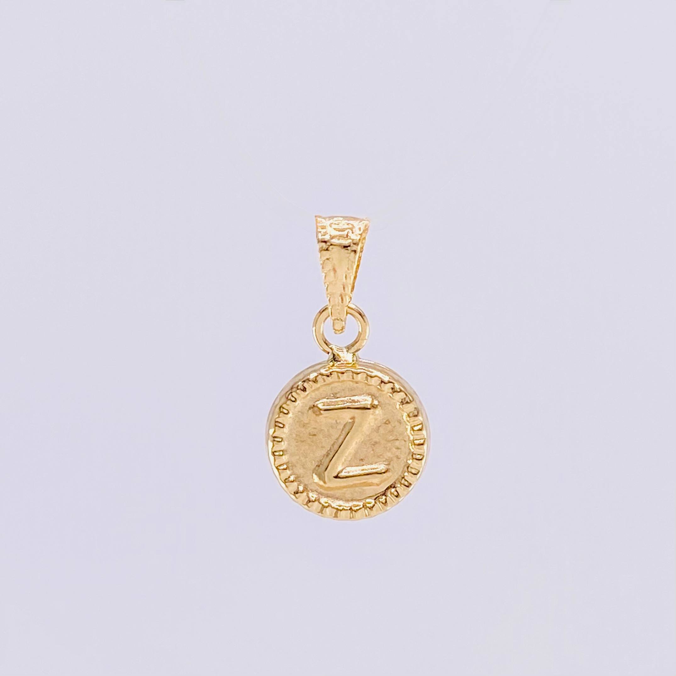Dije Mate Letra Z Bordeado 0.45g / 1.5cm Oro Amarillo 18K