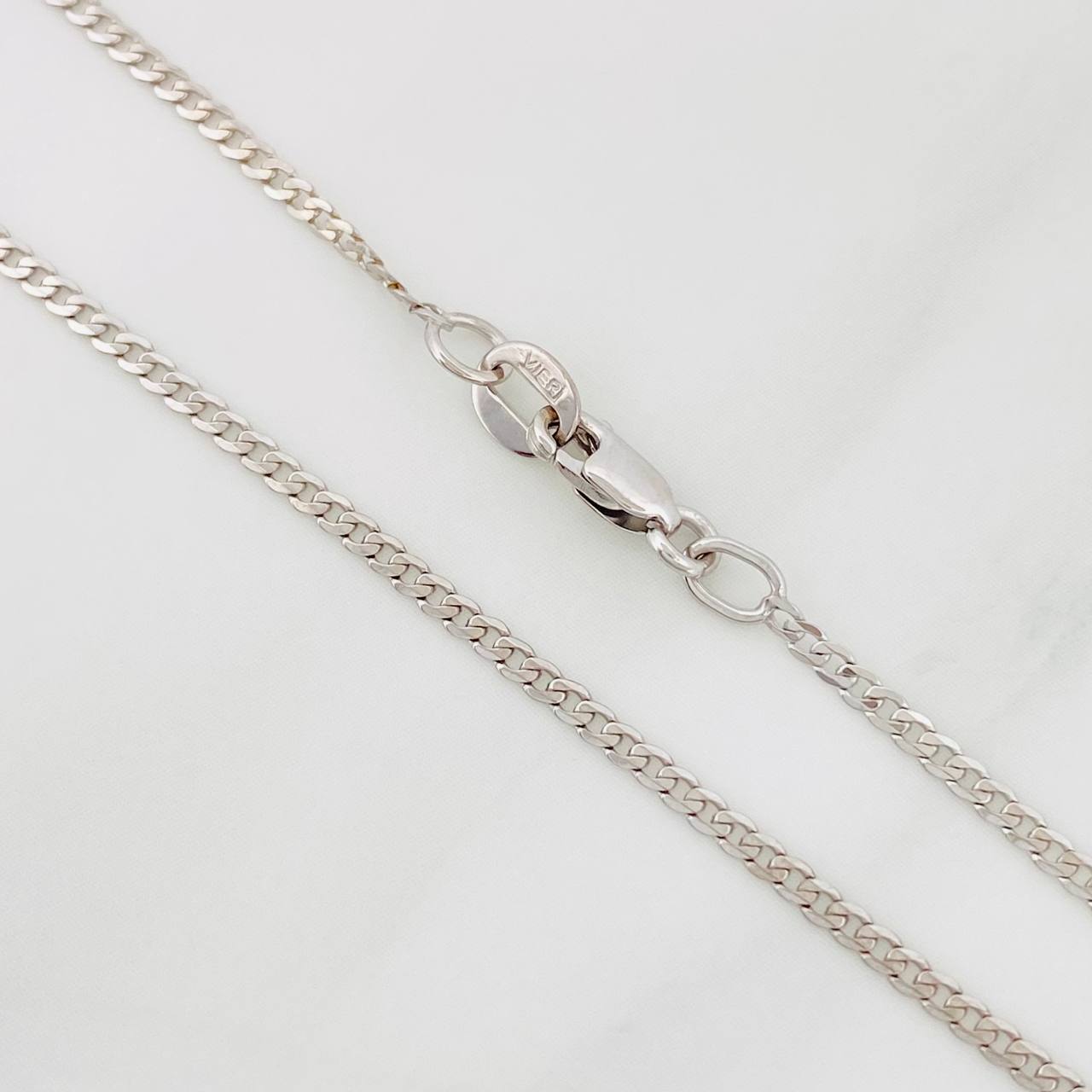 Cadena Cubana 2.4 g / 46.5 cm / 0.9 mm Oro Blanco 18K
