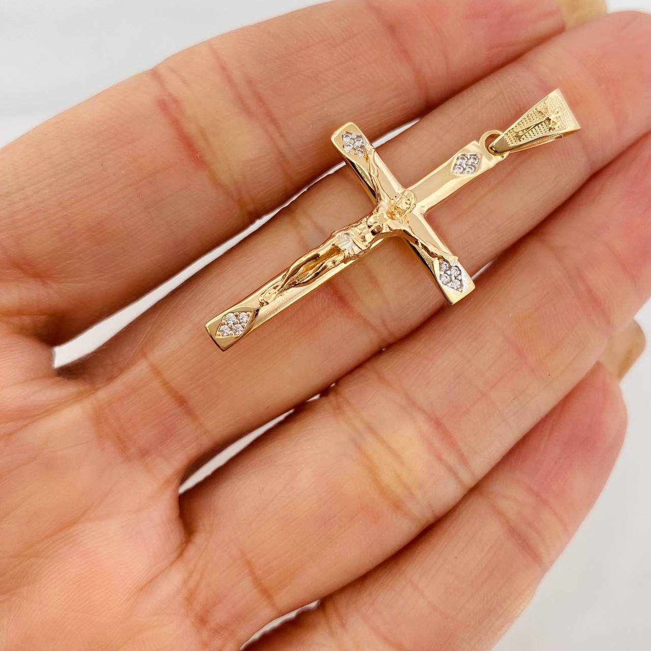 Dije Cruz 3.95g / 4.5cm Oro Amarillo 18K