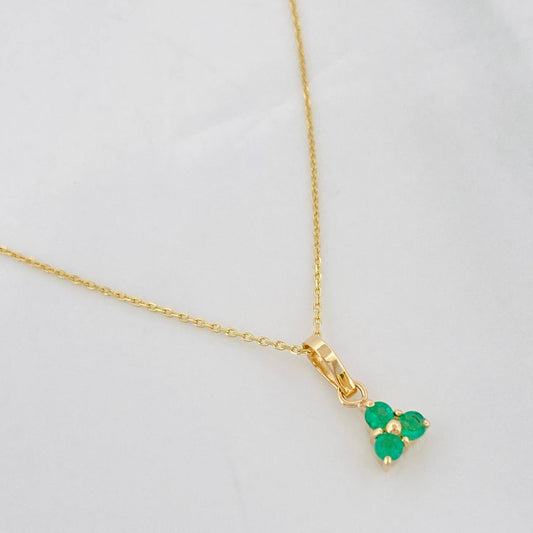 Set Cadena Aro Seguido + Dije Flor Esmeralda 0.6pts / 1.3g / 50cm Oro Amarillo 18K