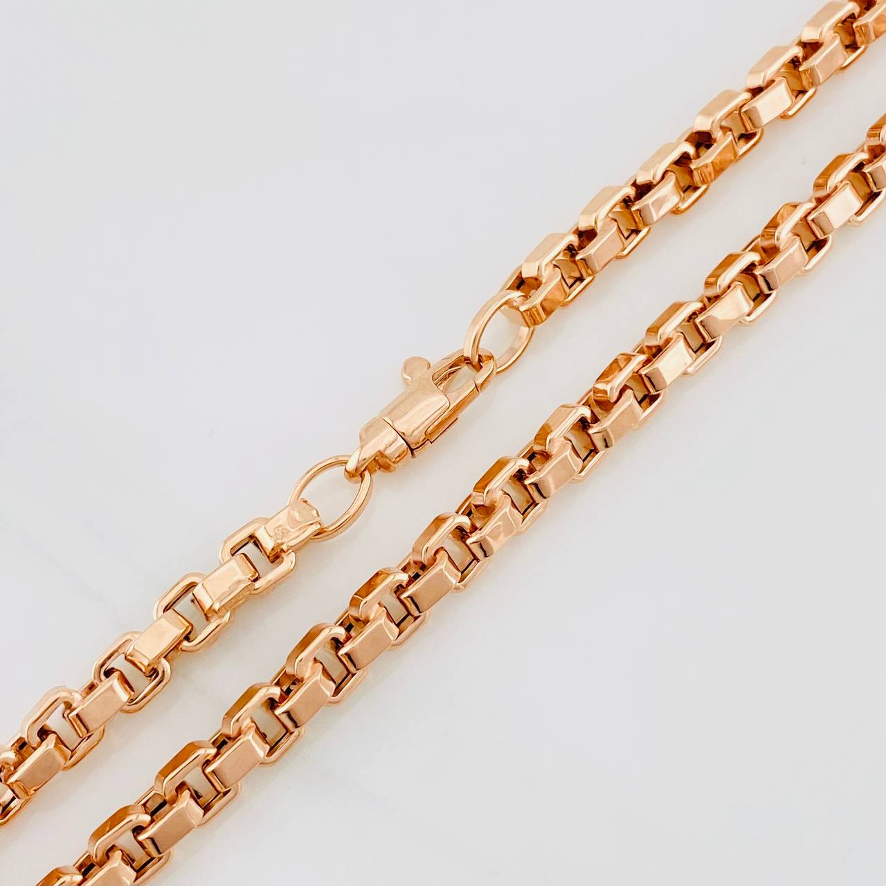 Cadena Veneciana Cuadrada 17g / 60cm / 4.44mm Oro Rosa 18K