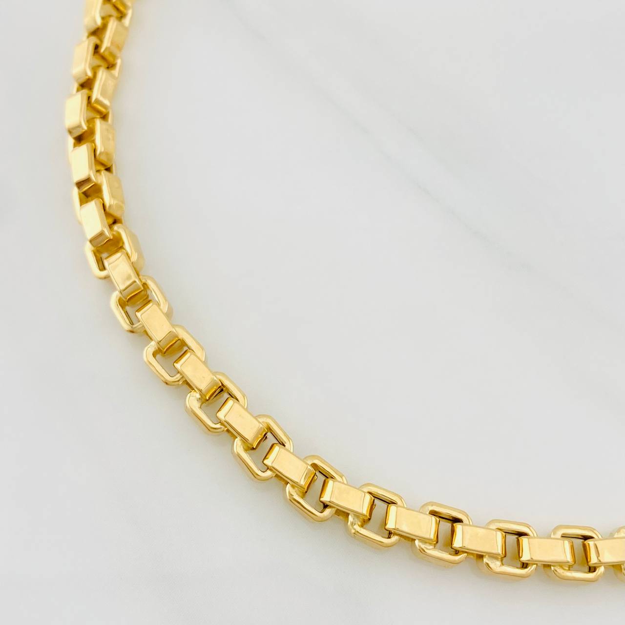 Pulso Veneciano Cuadrado 7g / 21.6cm / 4.44mm Oro Amarillo 18K