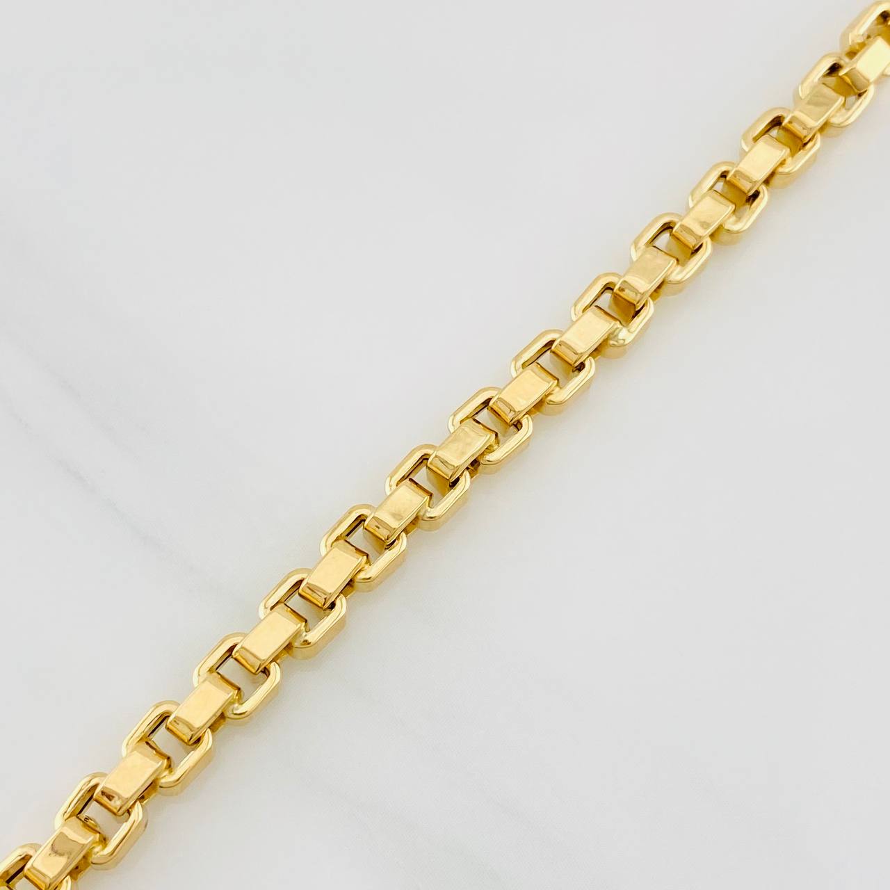 Pulso Veneciano Cuadrado 7g / 21.6cm / 4.44mm Oro Amarillo 18K