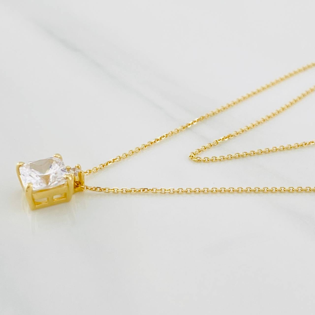 Cadena Aro Seguido Cuadrado 2.35g / 45cm / 0.85mm Oro Amarillo 18K