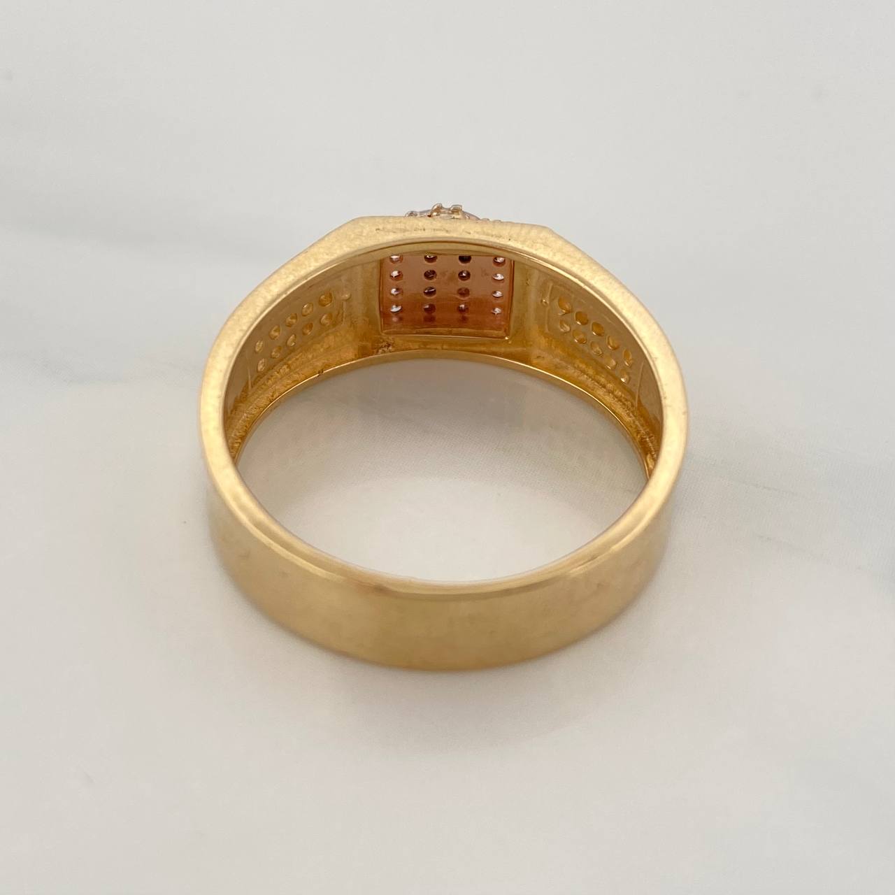 Anillo Signo Peso 6.7gr / T10 / Tres Oros 18K