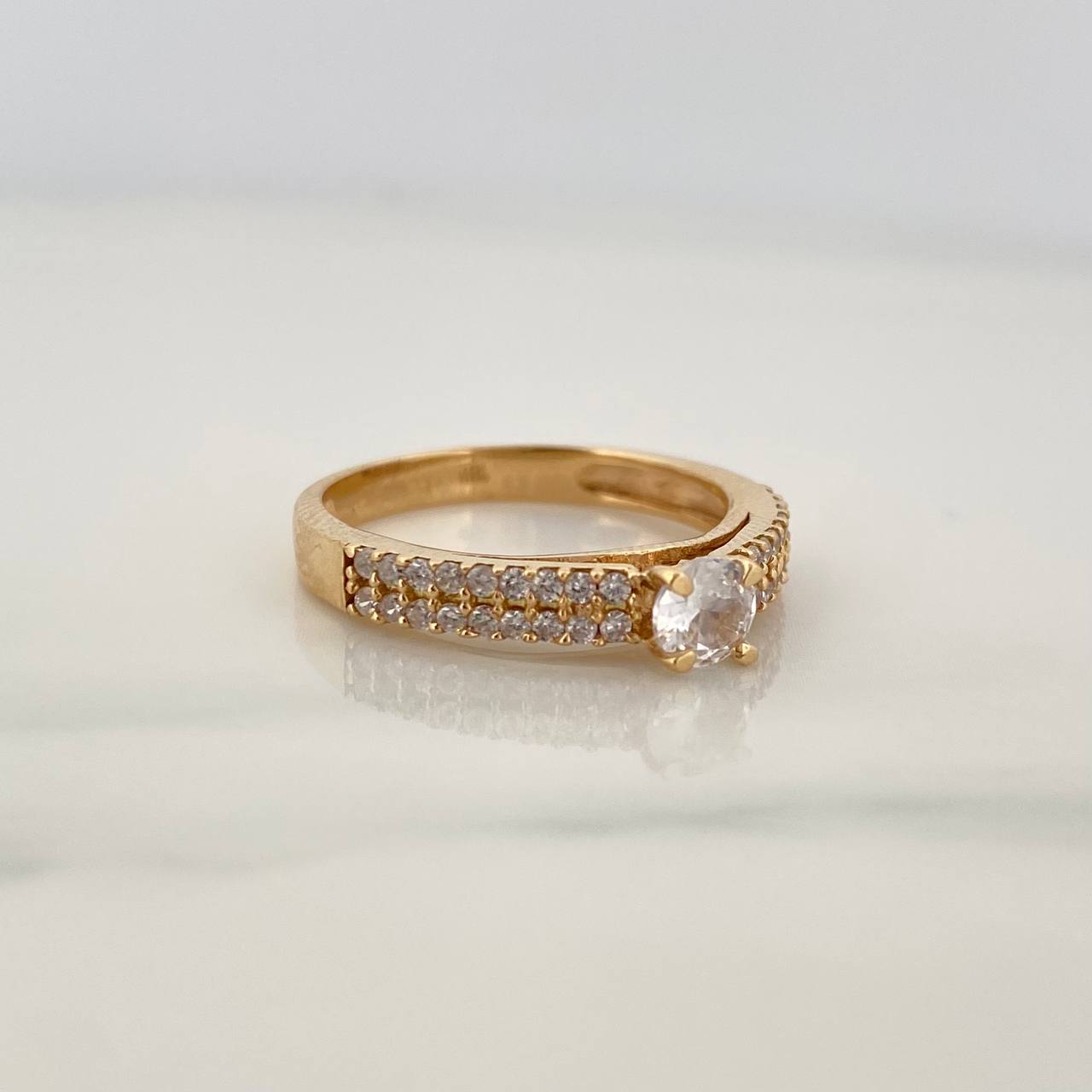 Anillo Solitario Puente 3.2gr / T7 / Oro Amarillo 18K %
