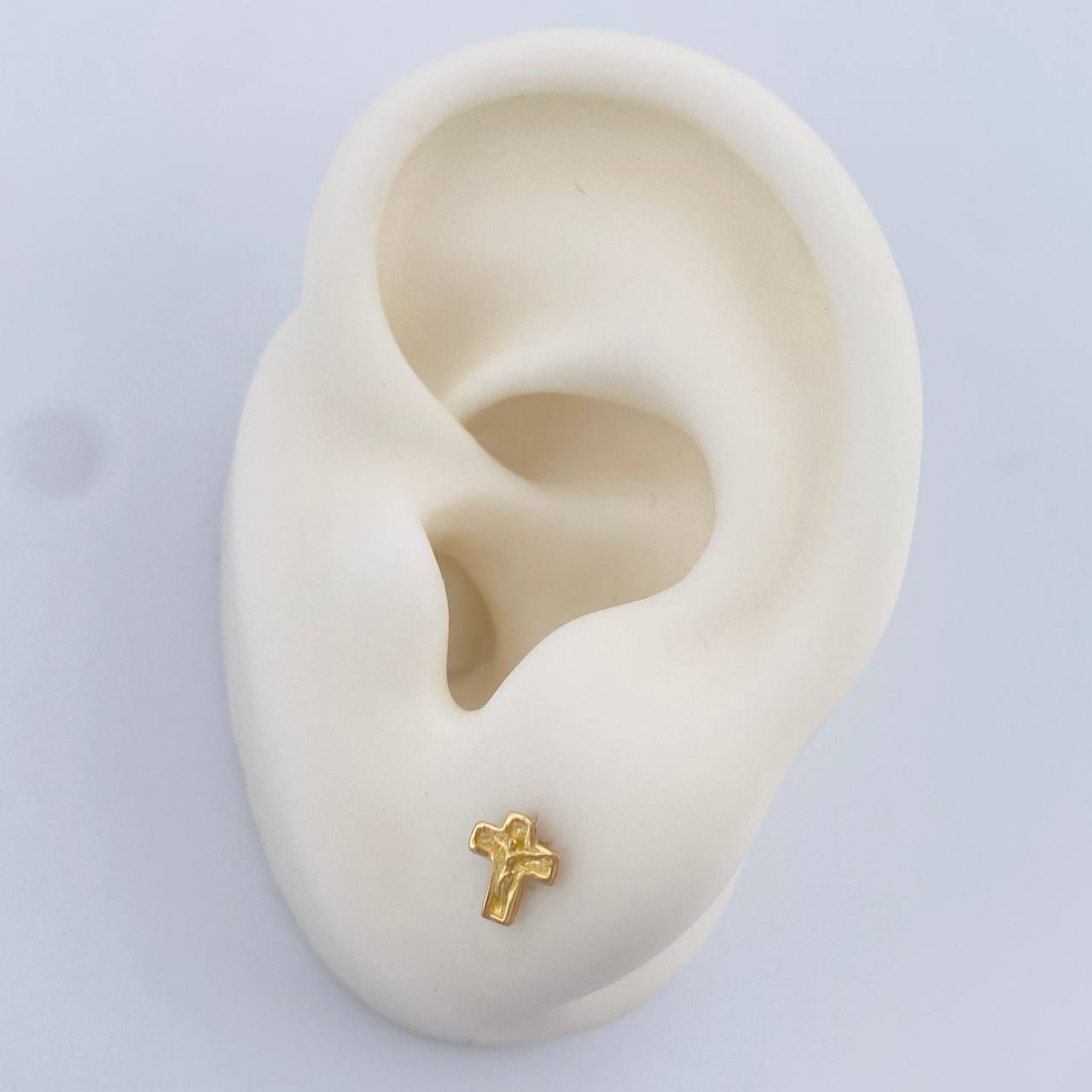 Topos Cruz Cristo 0.7gr / 5.2mm Oro Amarillo 18K %