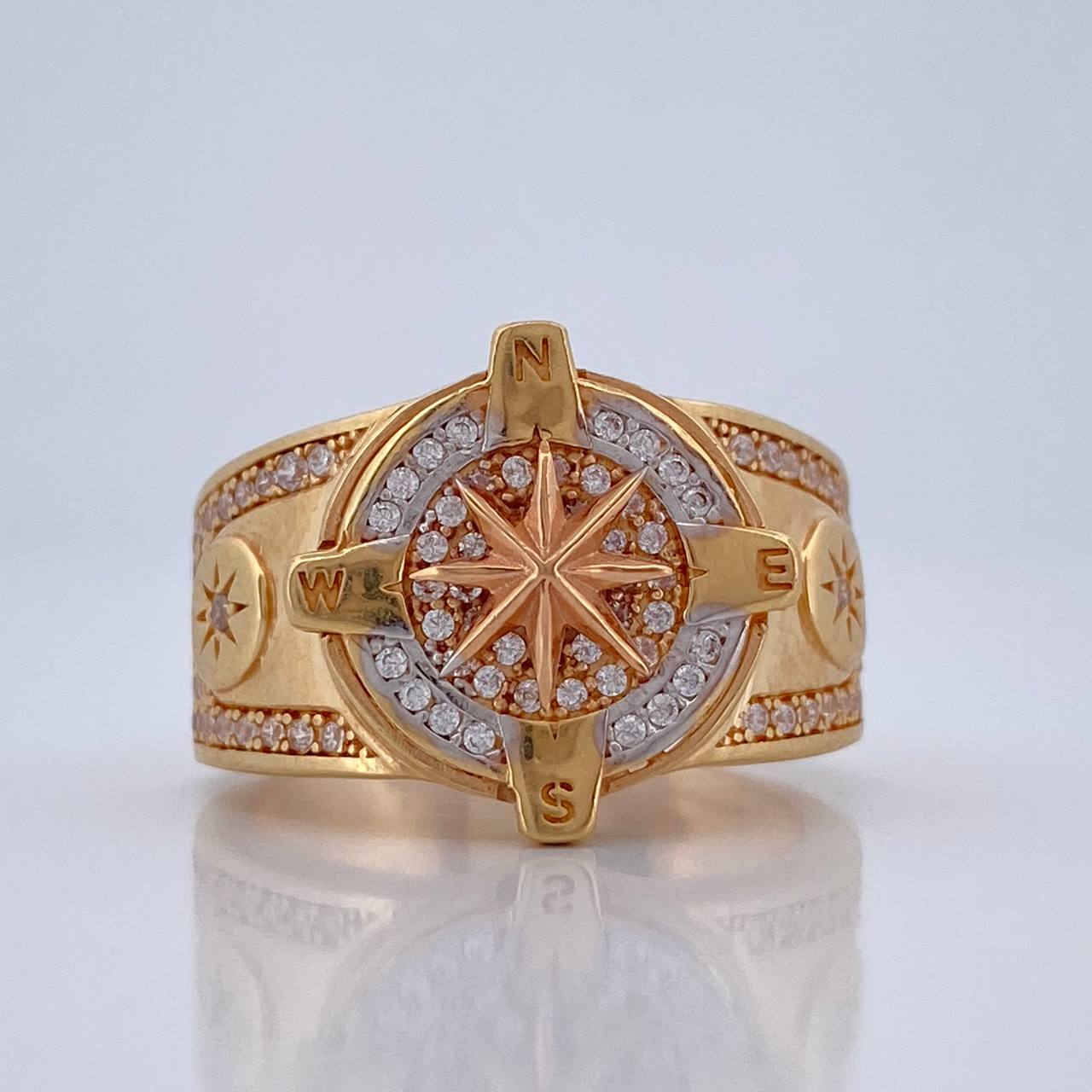 Anillo Estrella Cardinal 10.35gr / T10 1/4 / Tres Oros 18K %