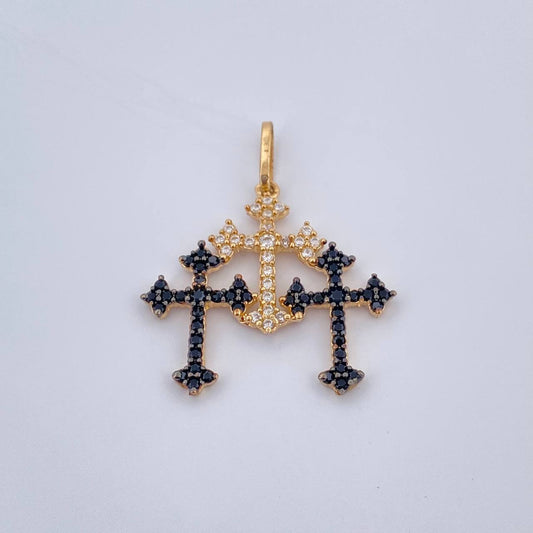 Dije Trio Cruces 1.5gr / 2.5cm / Dos Oros Negro Amarillo 18K &