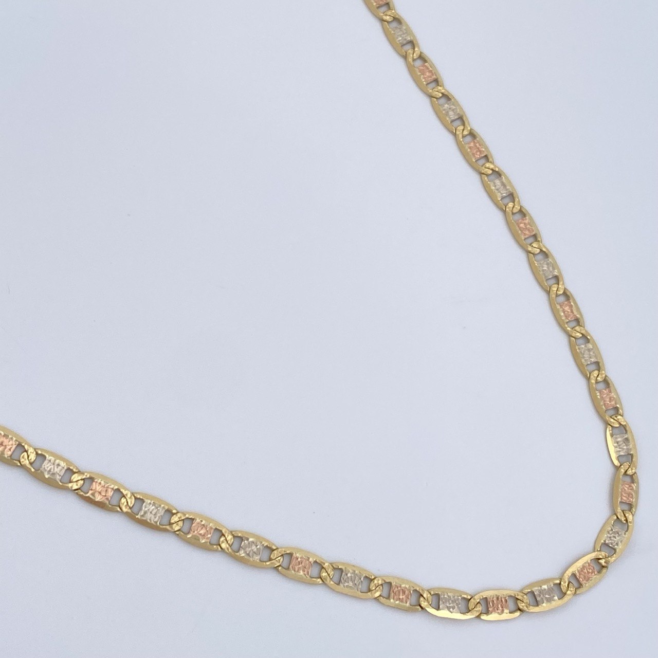 Cadena Escalera Plana 7.25gr / 60.5cm / 2.4mm Tres Oros +3 18K %
