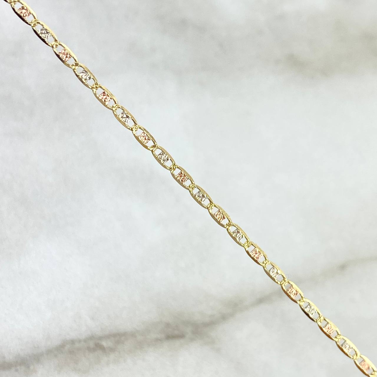 Cadena Plana 1.3gr / 45cm / 1.3mm Diamantada Tres Oros +3 18K ©