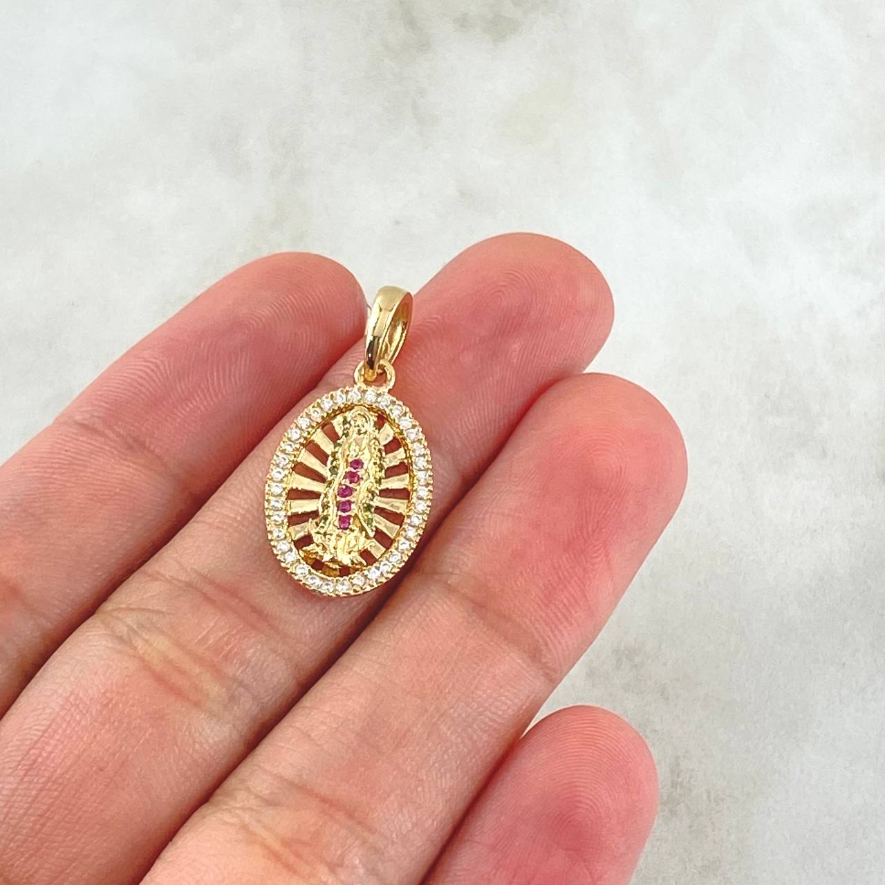 Dije Virgen de Guadalupe Ovalo Filigrana 2.3g / 2.5cm Oro Amarillo 18K