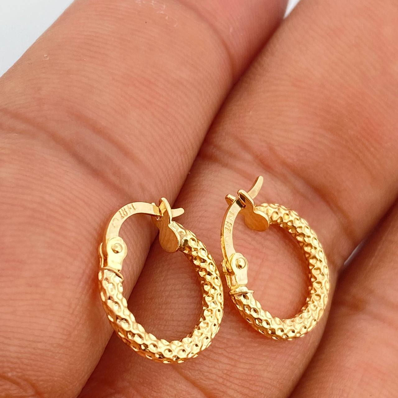 Candongas Tefi 1.05gr / 1.5cm / Oro Amarillo 18K %