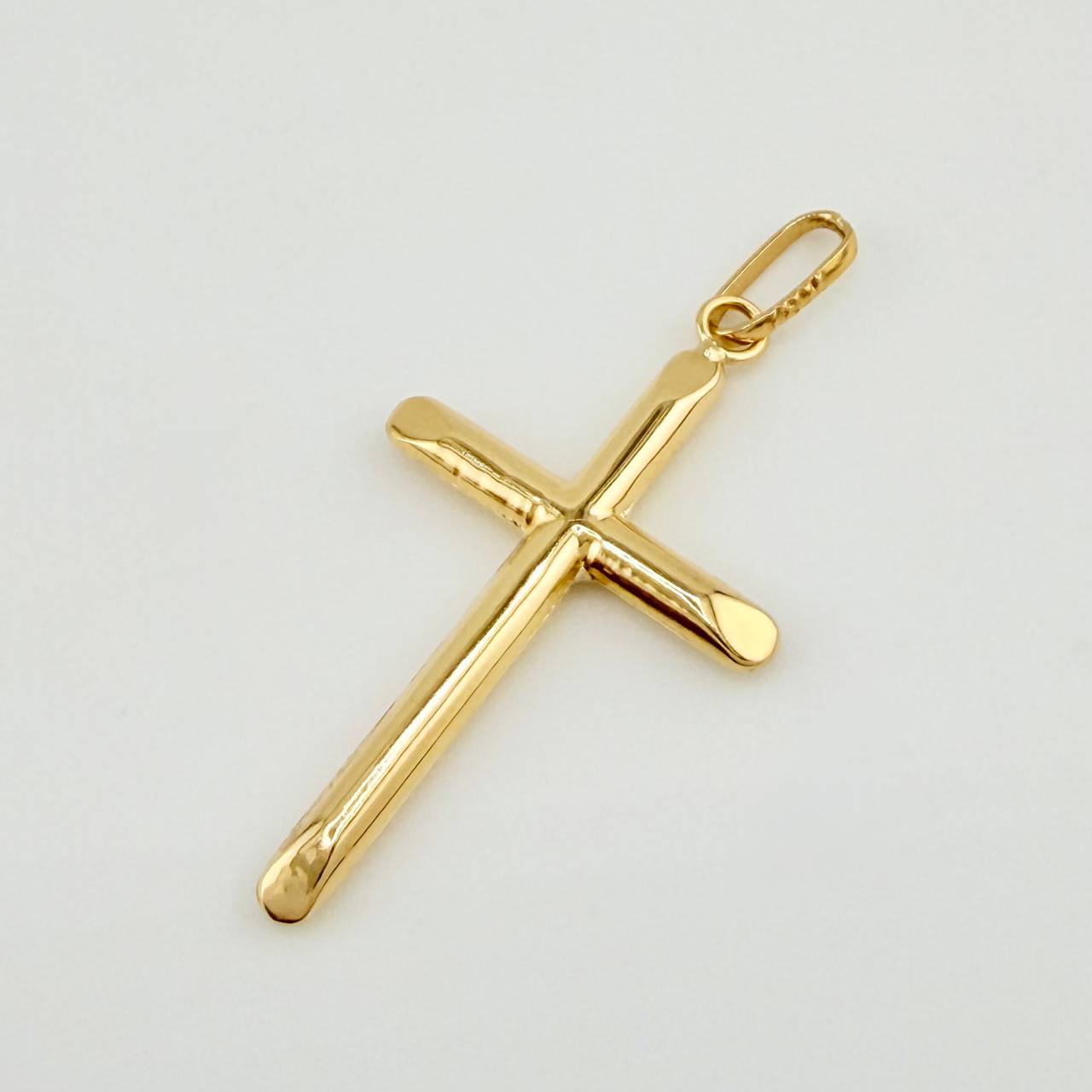 Dije Cruz Puntas Planas 0.7gr / 3cm / Oro Amarillo 18K
