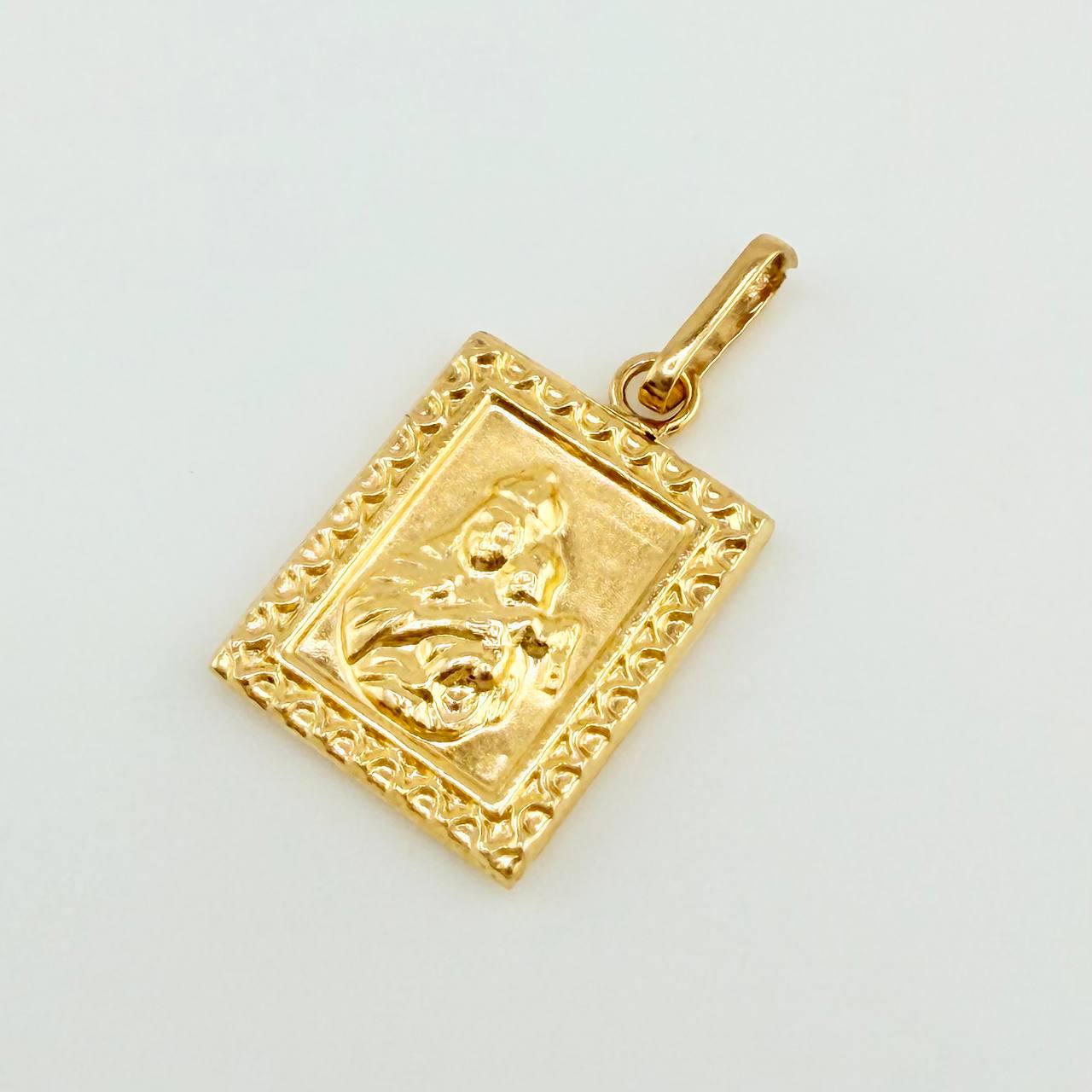 Dije Virgen Del Carmen - Jesus 0.75gr / 2cm / Oro Amarillo 18K