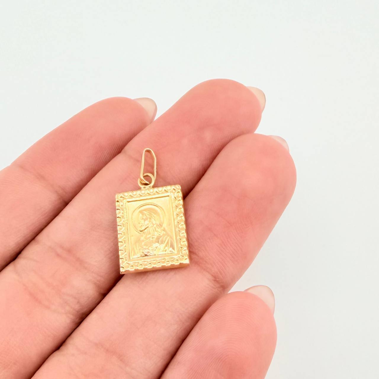 Dije Virgen Del Carmen - Jesus 0.75gr / 2cm / Oro Amarillo 18K