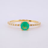 Anillo Solitario Tupido Cuatro Garras Diamantes 8pts Esmeralda 40pts 1.65g / T6 Oro Amarillo 18K