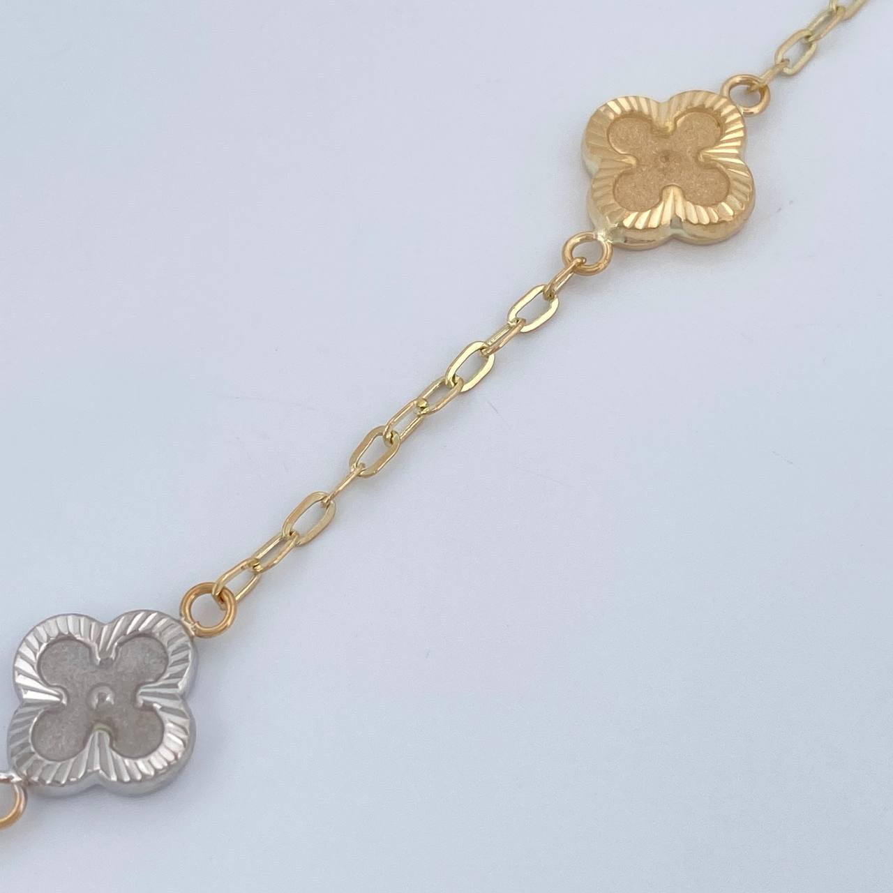 Pulso Trebol Aro Seguido 3.1gr / 18.5cm / 2mm Tres Oros 18K &