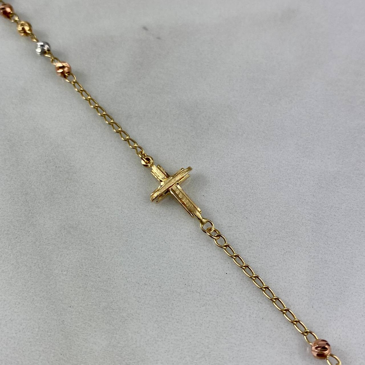Cadena Tipo Denario Virgen de Guadalupe Cruz 5.9gr / 45cm / 3mm Bolas Diamantadas Tres Oros