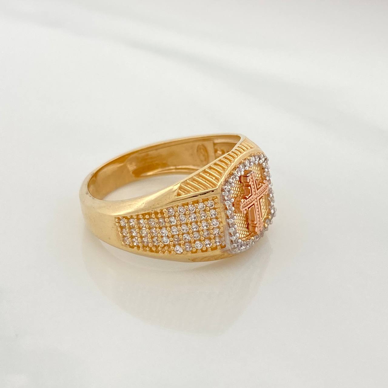 Anillo Sello Cruz 8.8gr / T9 1/2 / Tres Oros 18K