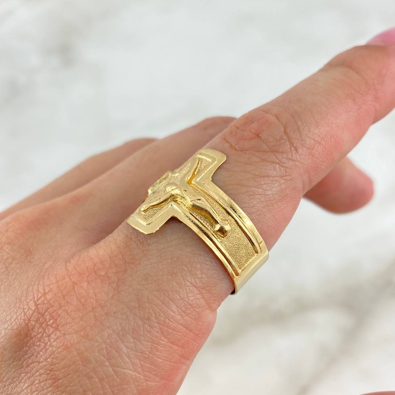 Anillo Cruz Cristo 3.15gr / T10 1/2 / Oro Amarillo ©
