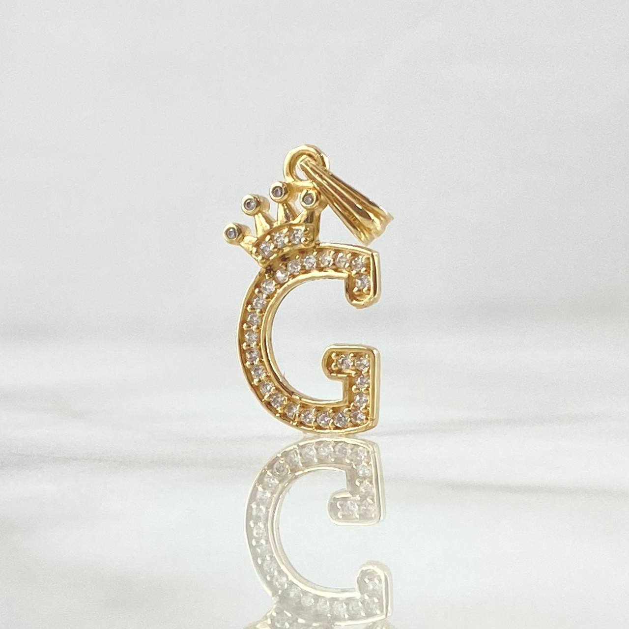Dije Letra G Corona 1.4gr / 2.5cm / Circones Blancos Oro Amarillo 18K ©