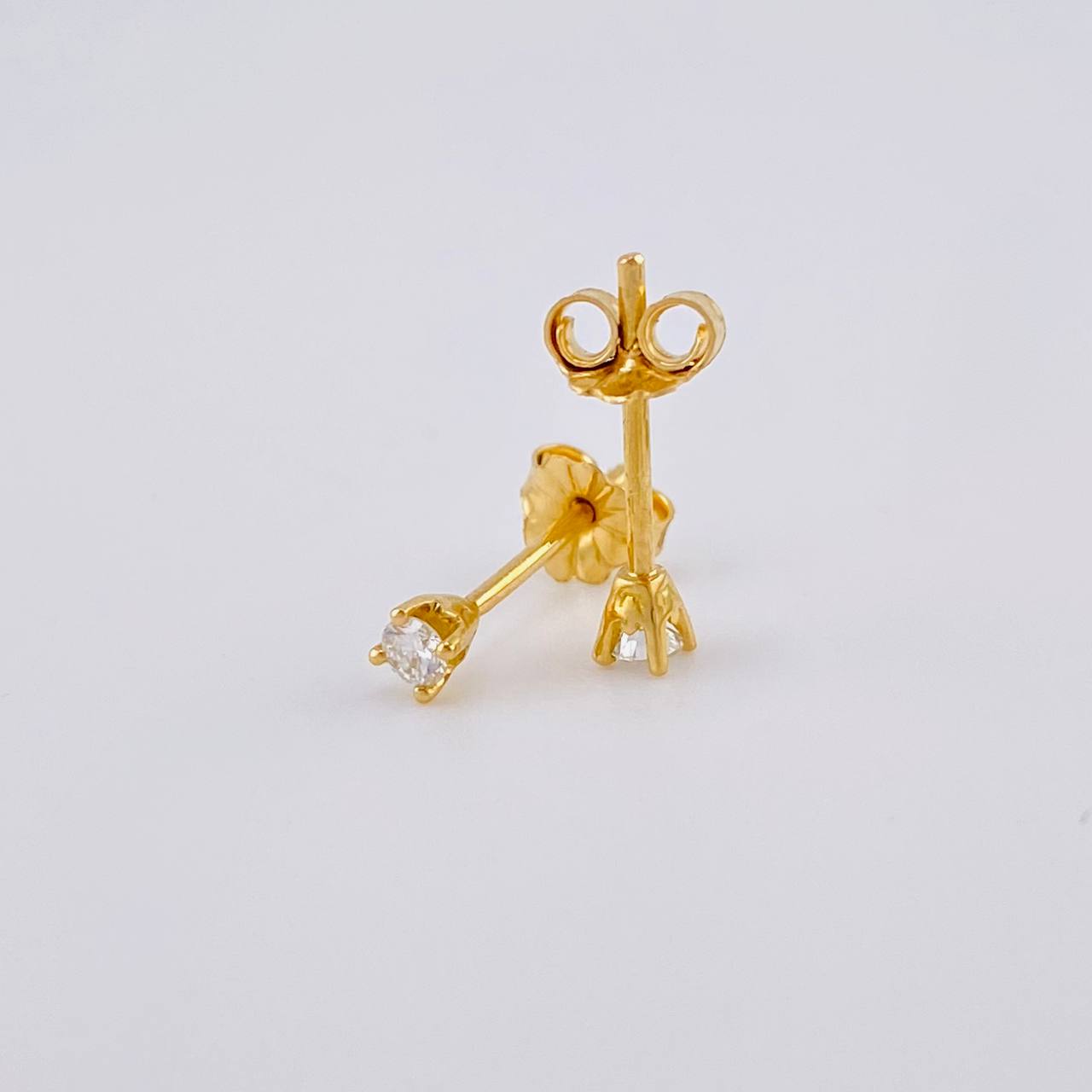 Topos Cuatro Garras Diamantes 12pts 0.7g / 2.7mm Oro Amarillo 18K