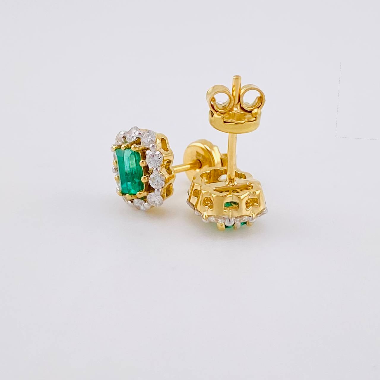 Topos Halo Tupido Esmeraldas 59pts Diamantes 47pts 2.95g / 9mm Oro Amarillo 18K