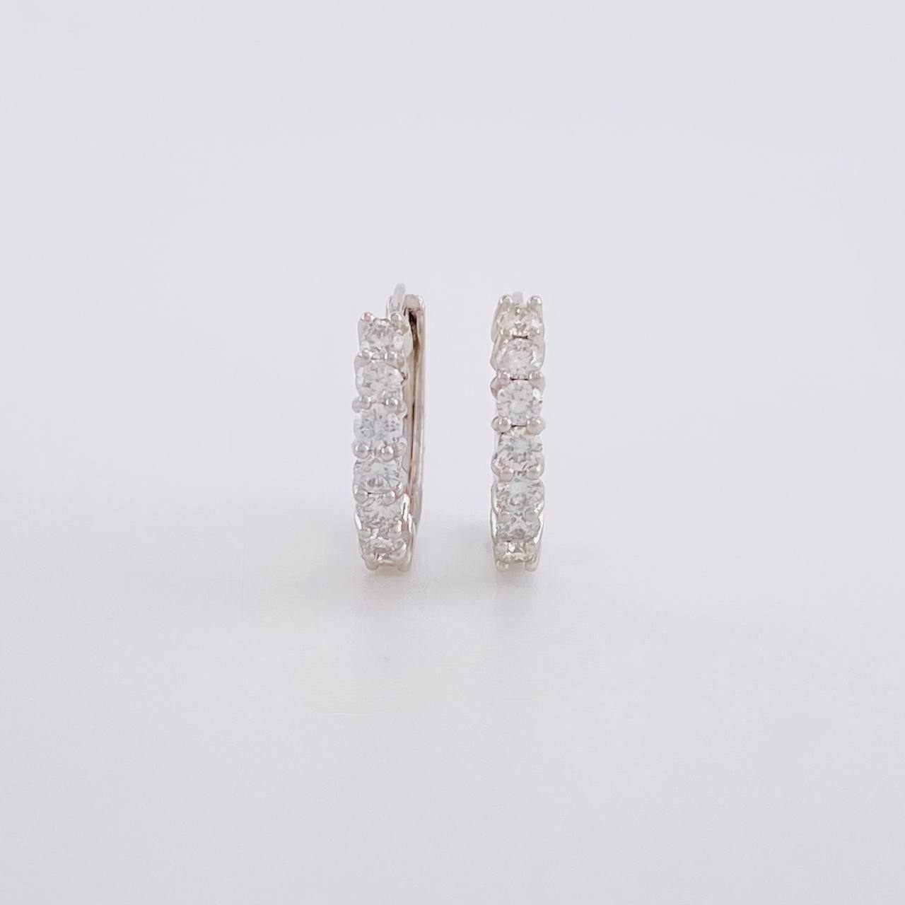 Candongas Carril Diamantes 34pts 1.7g / 1.2cm Oro Blanco 18K