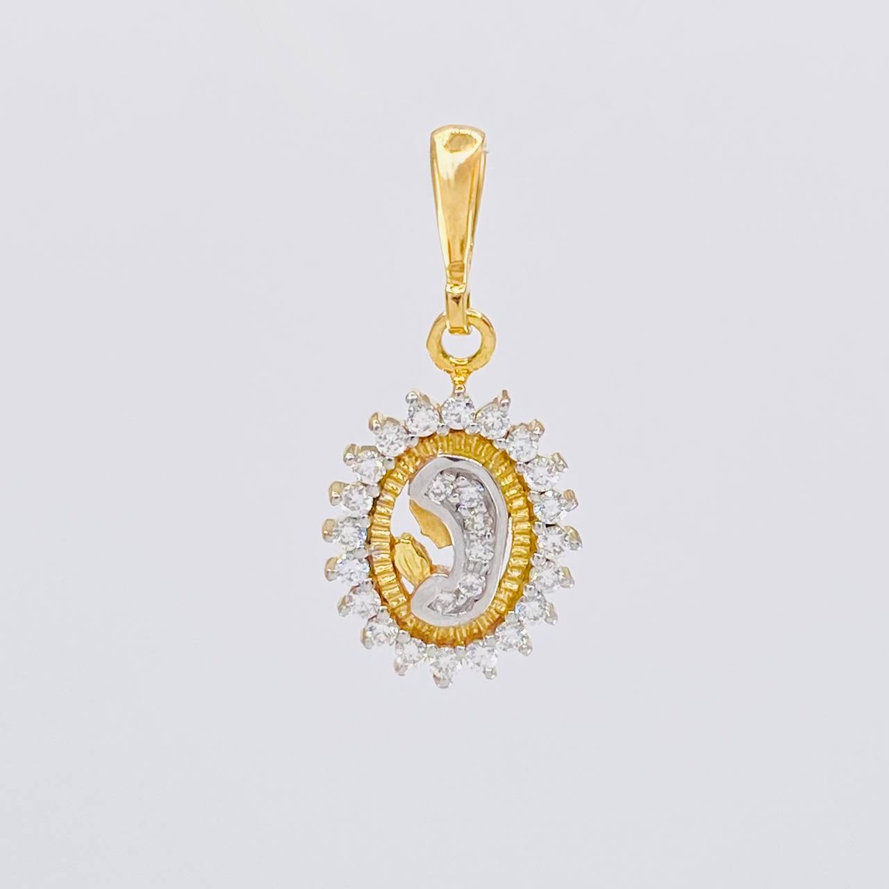 Dije Virgen Maria Diamantes 19pts 1.25g / 2cm Oro Amarillo 18K